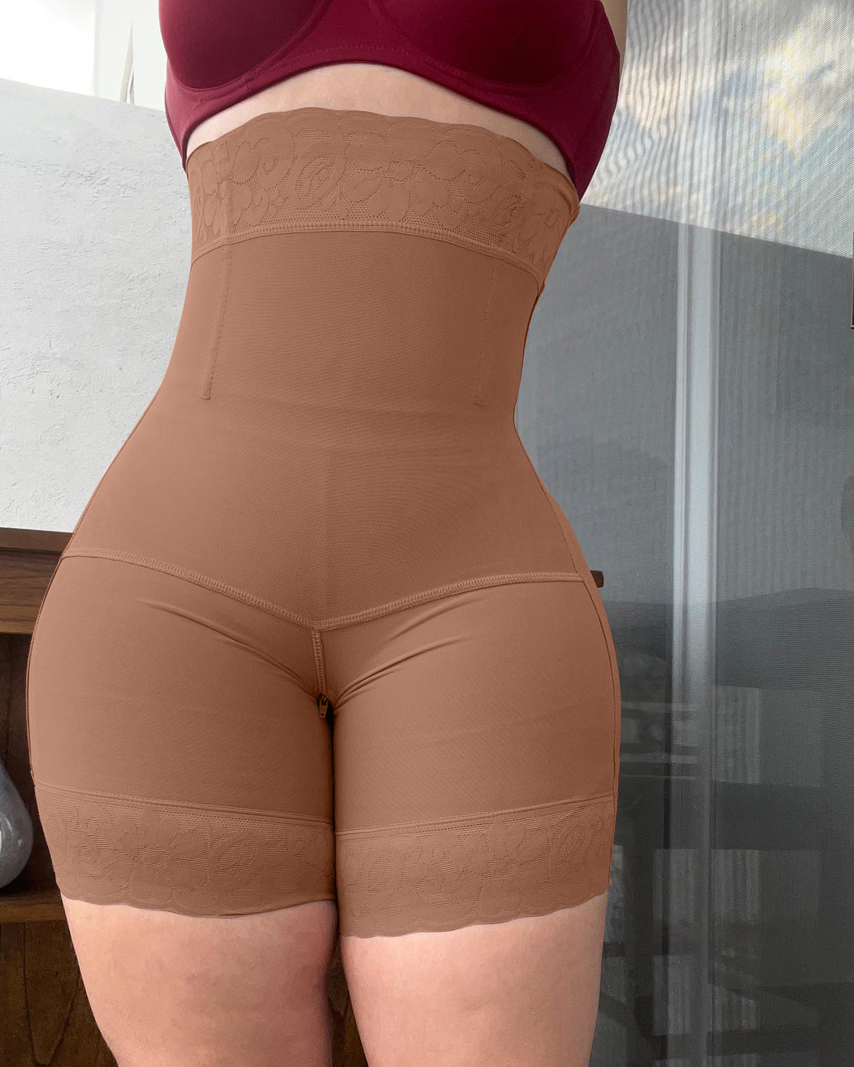 Seamless High-Rise Compression Shorts with Butt Lifter